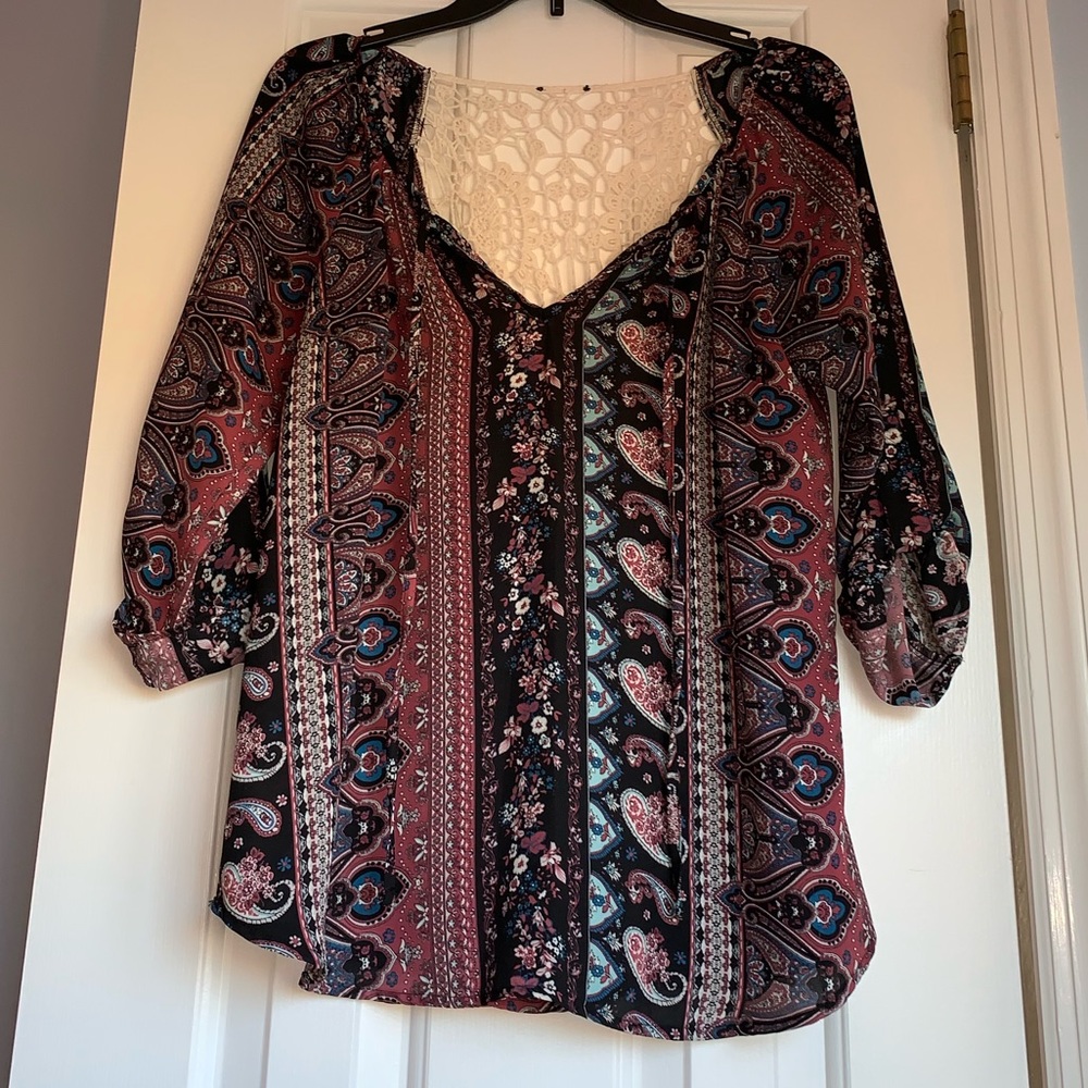 Lace, Patterned shirt - Picture 3 of 3